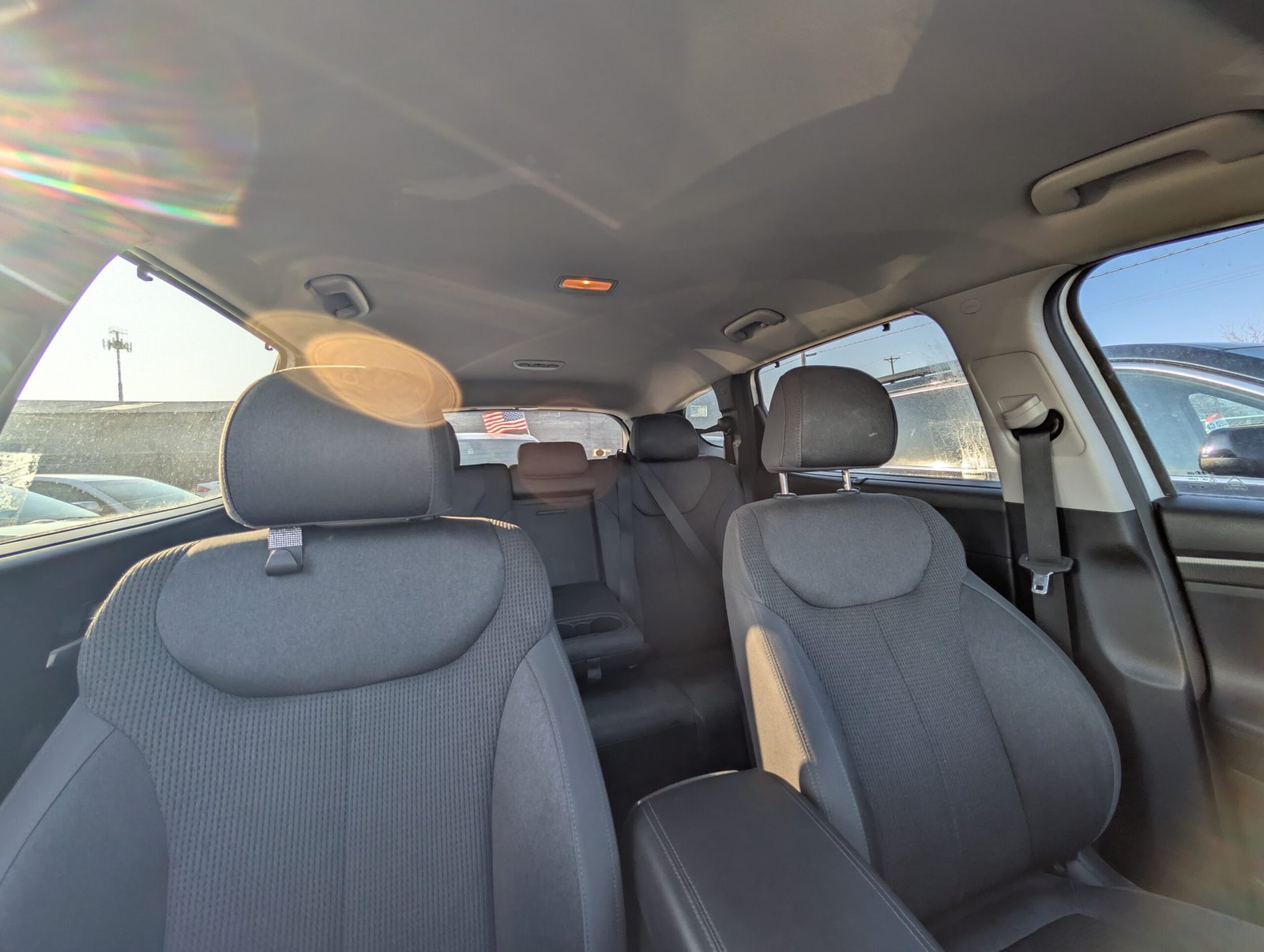 
								Hyundai Santa Fe 2019 full									