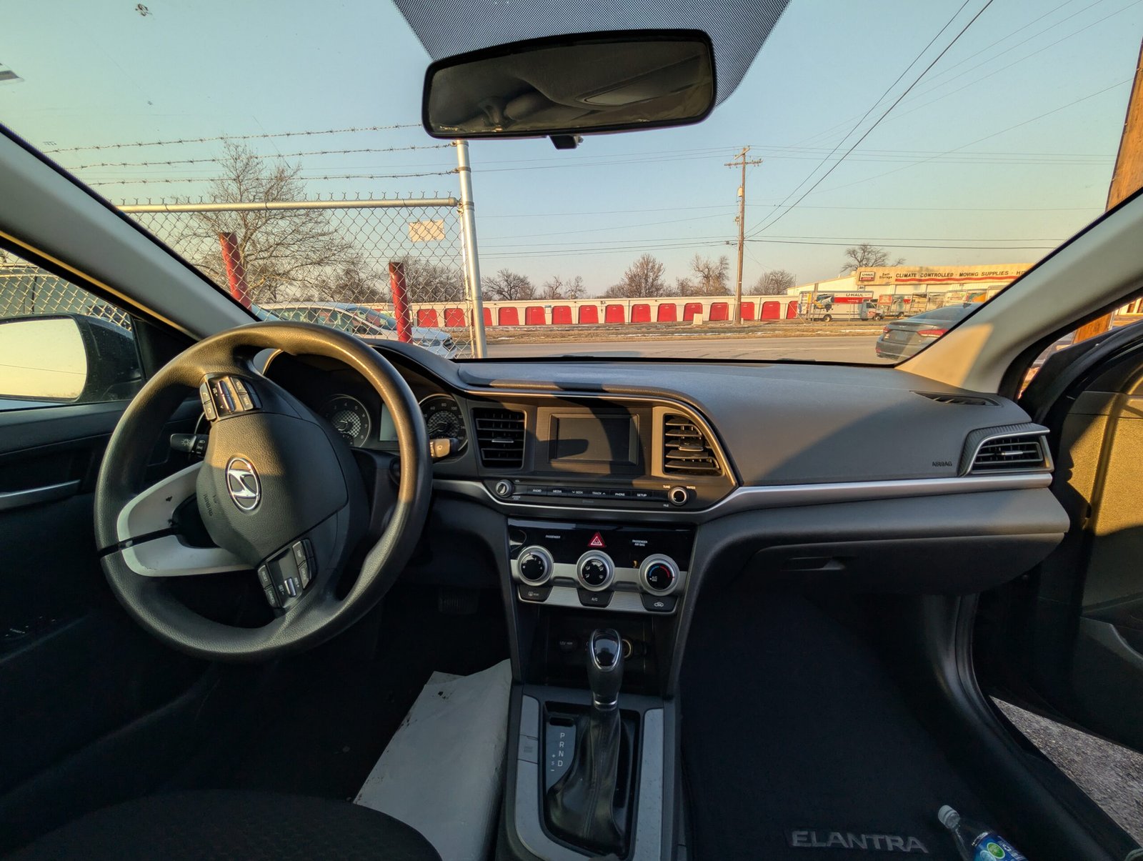 
								Hyundai Elantra 2019 full									