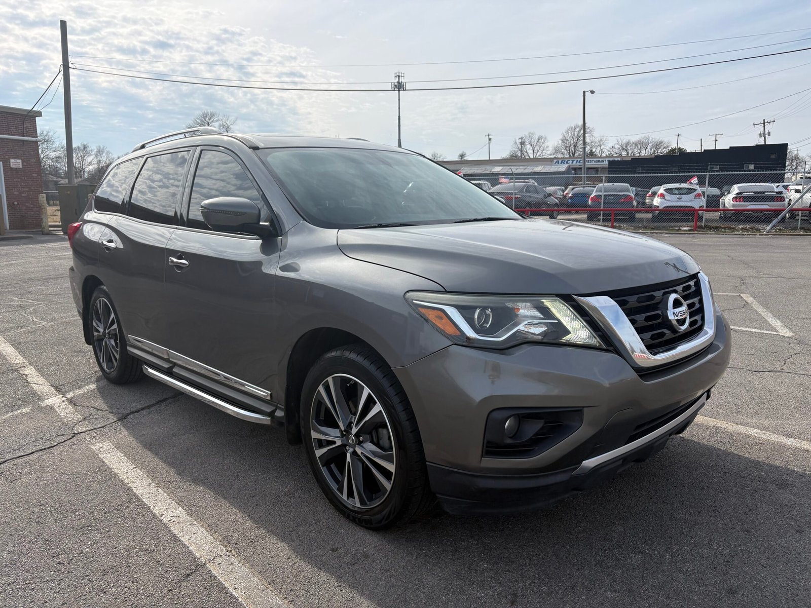 
								Nissan Pathfinder 2018 full									