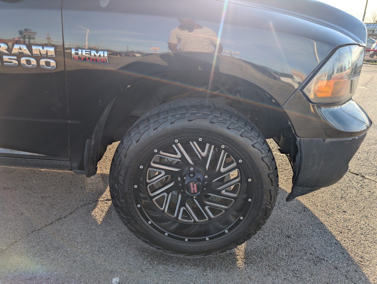 
								Ram 1500 5.7 Liter Hemi V8 full									