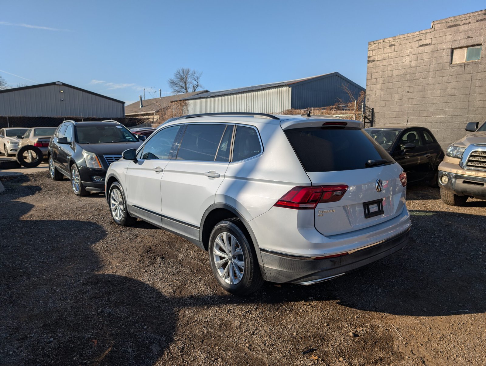 
								Volkswagen Tiguan SE 2018 full									