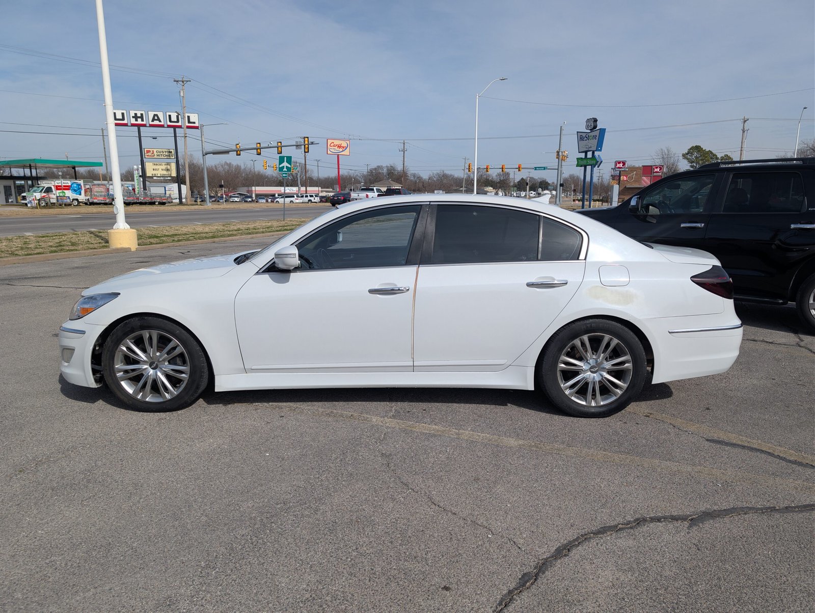 
								Hyundai Genesis 2012 full									