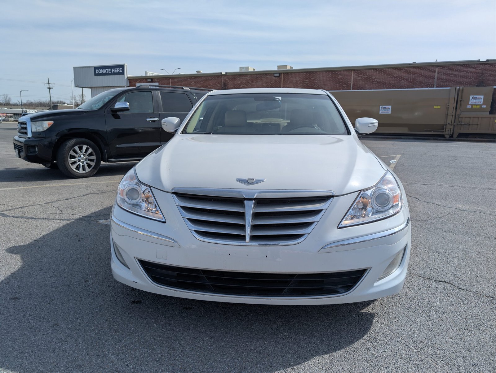 
								Hyundai Genesis 2012 full									