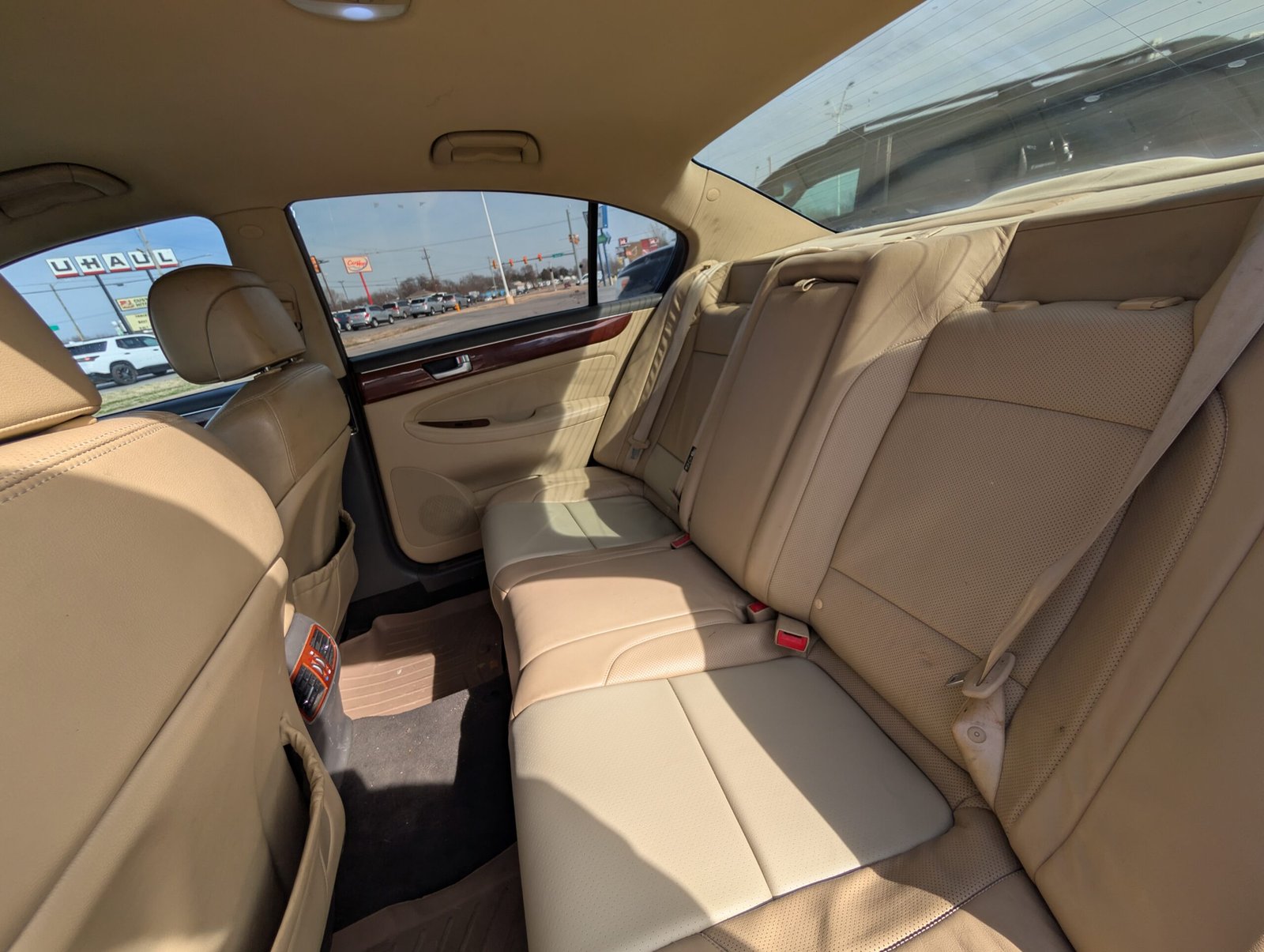 
								Hyundai Genesis 2012 full									