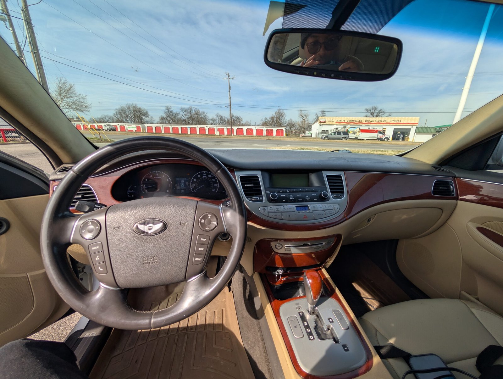 
								Hyundai Genesis 2012 full									