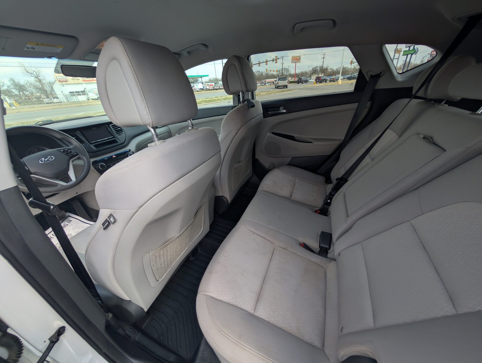 
								Hyundai Tucson 2017 full									