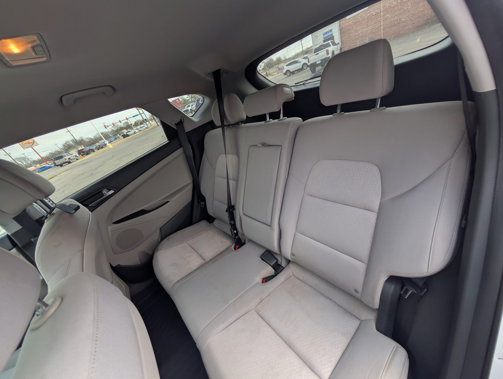 
								Hyundai Tucson 2017 full									