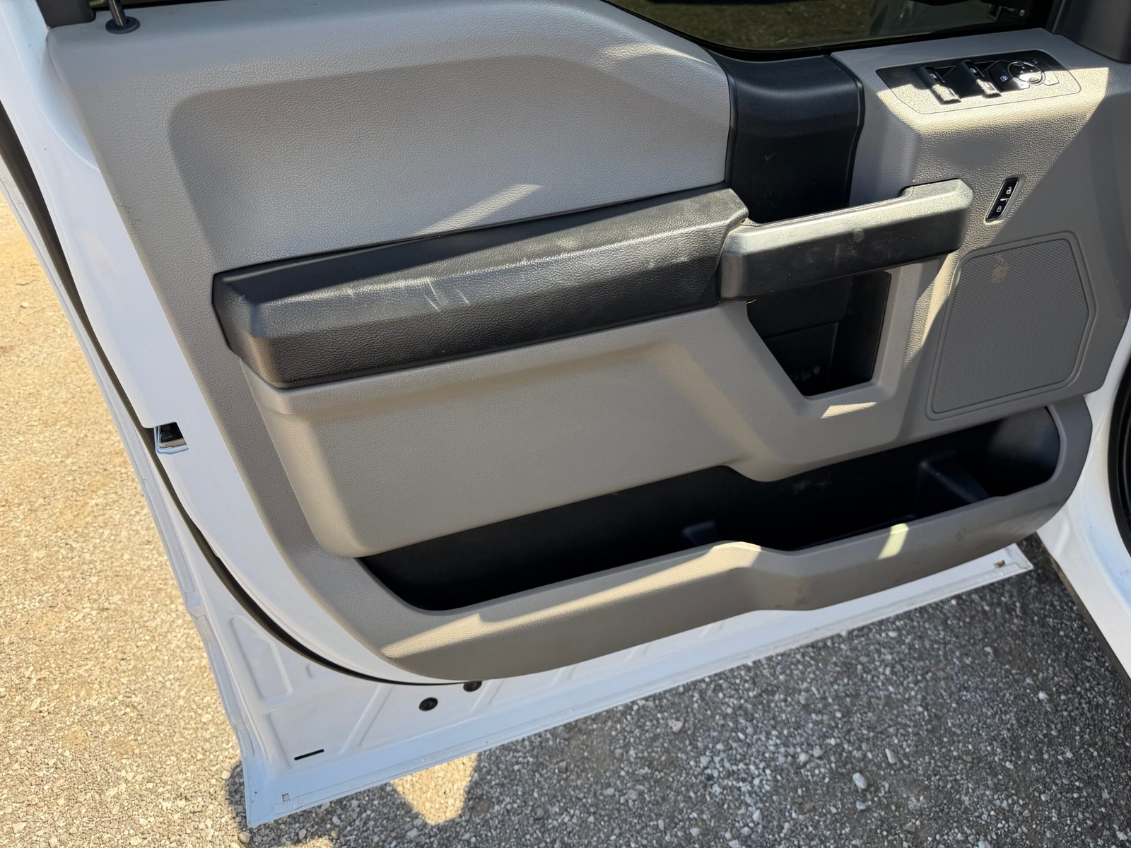 
								Ford F150 2019 full									