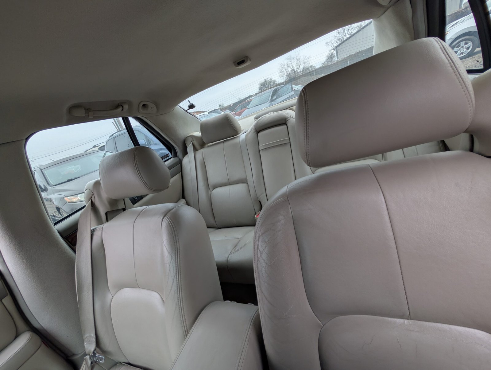 
								Cadillac Seville 2002 full									