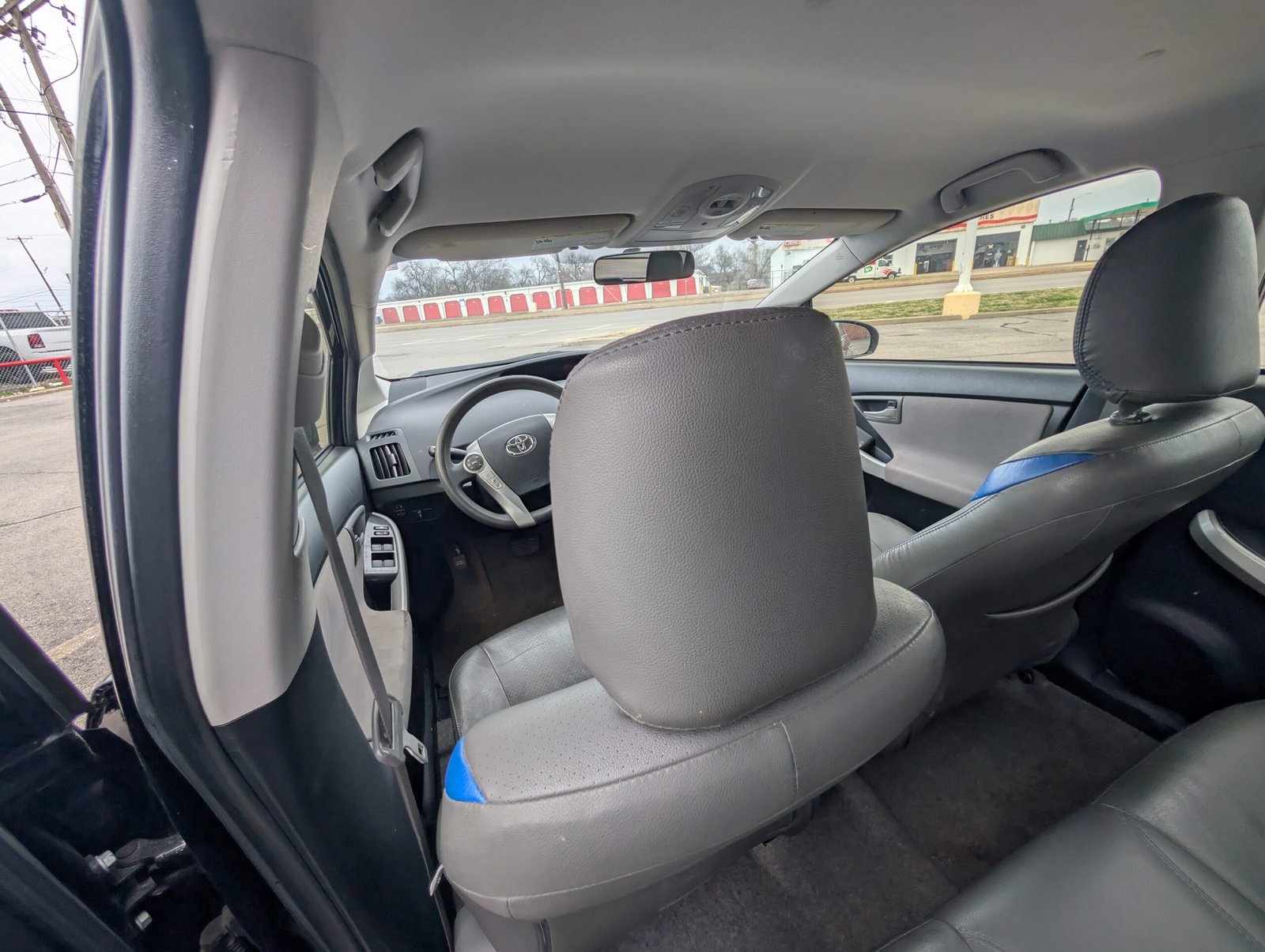 
								Toyota Prius 2012 full									