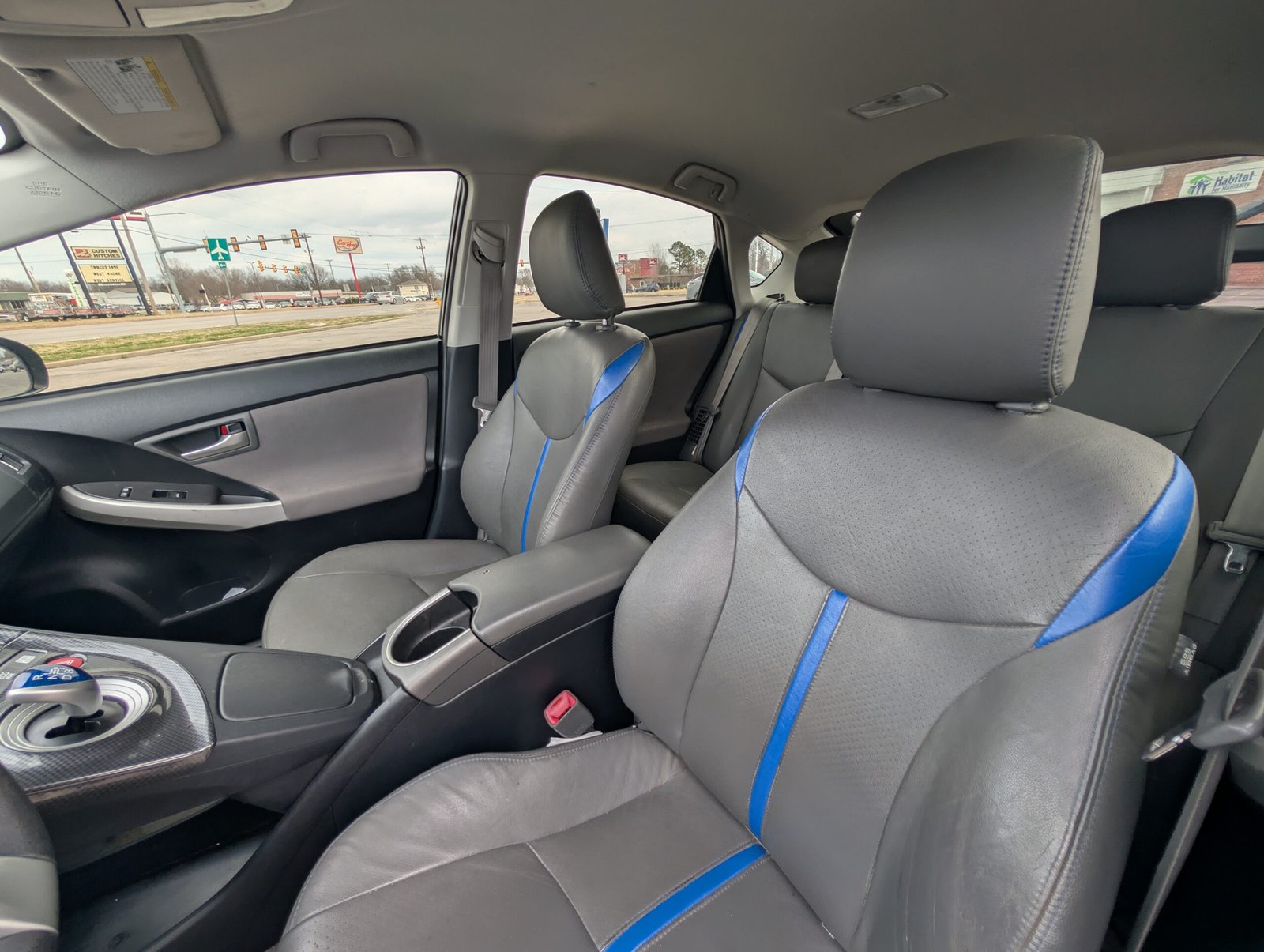 
								Toyota Prius 2012 full									