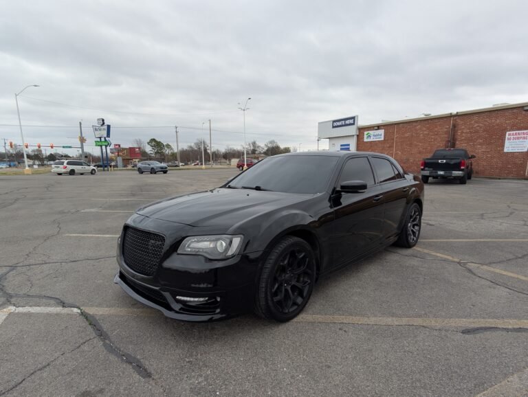 Chrysler 300 S 5.7 Liter Hemi V8