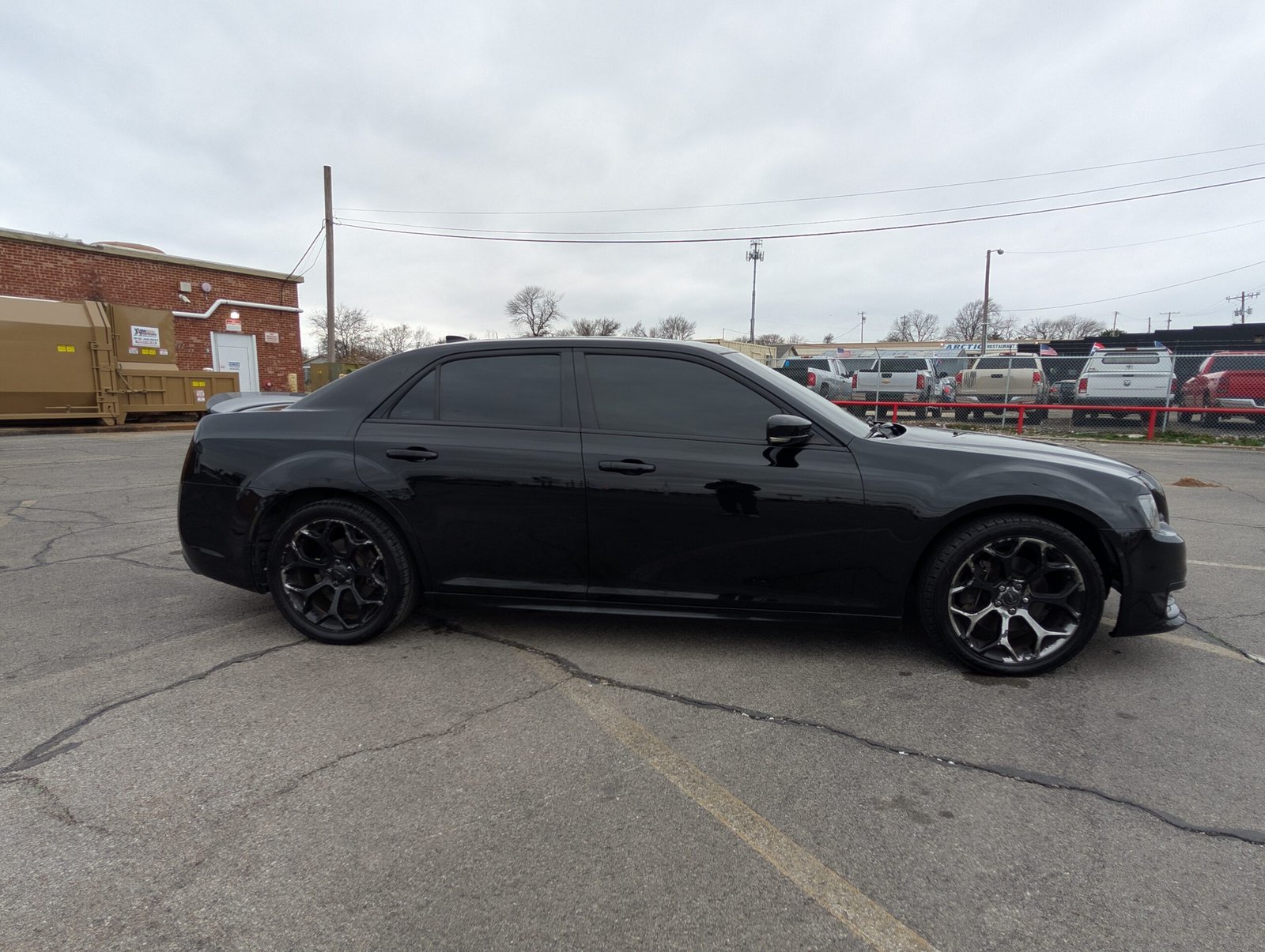 
								Chrysler 300 S 5.7 Liter Hemi V8 full									