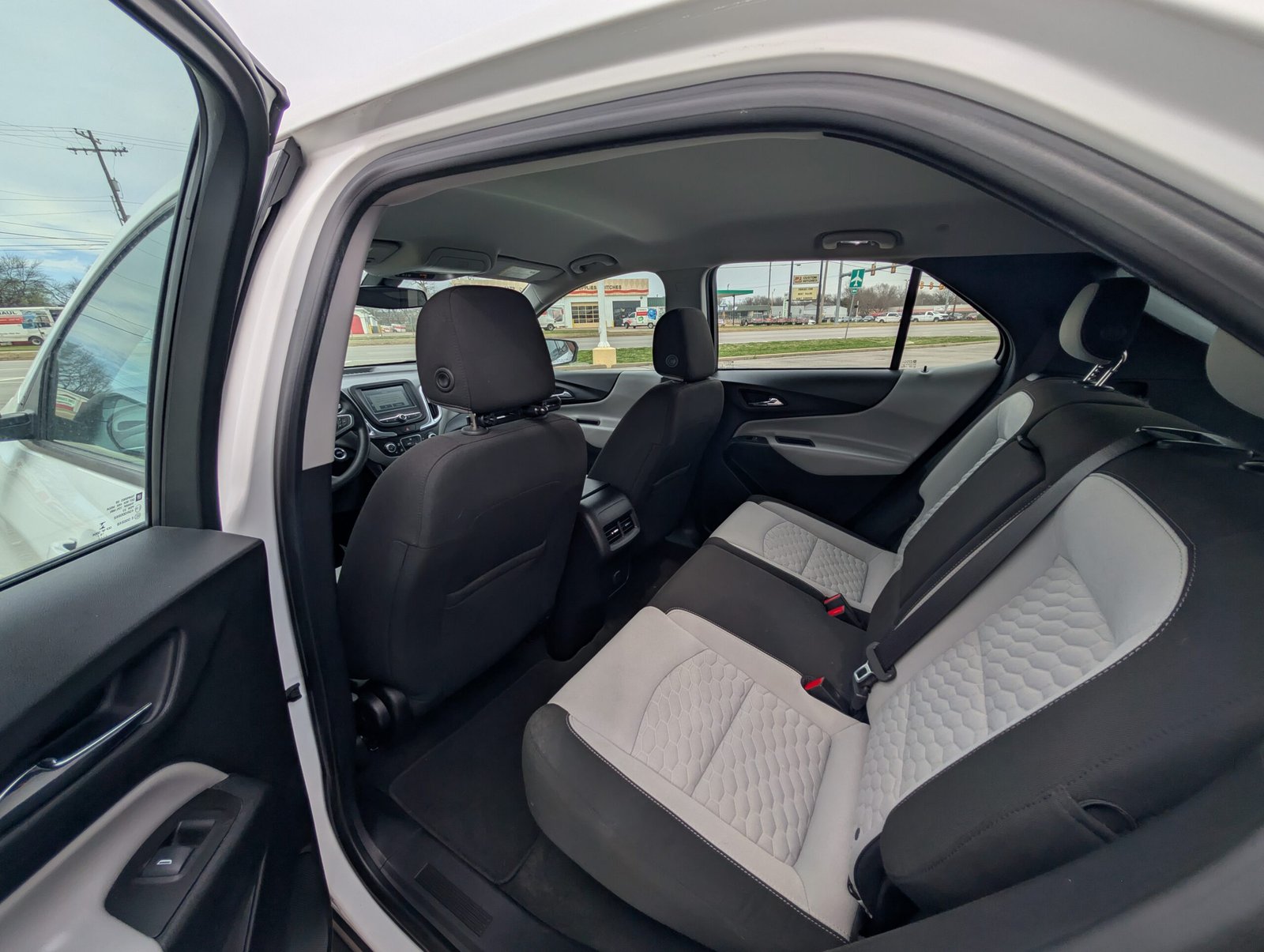 
								Chevrolet Equinox 2018 full									