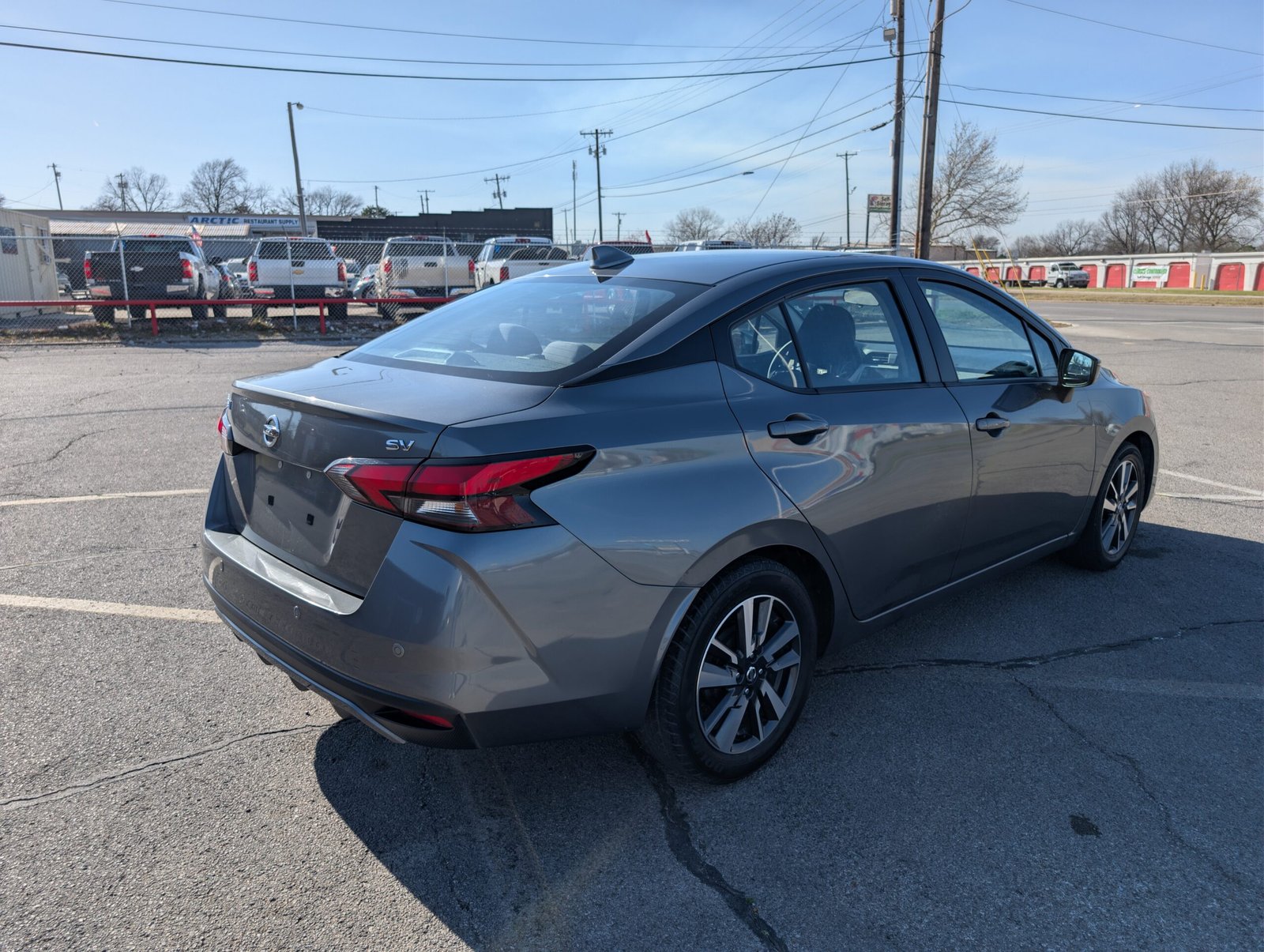 
								Nissan Versa 2021 full									