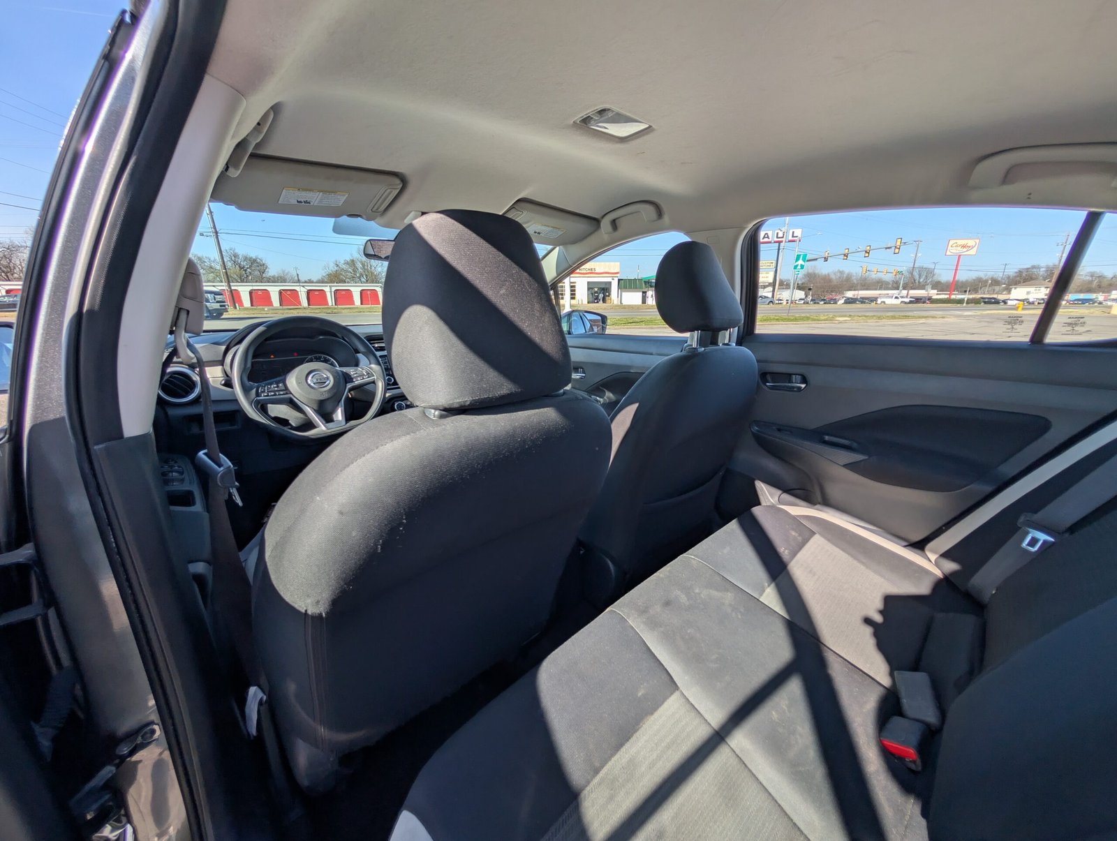 
								Nissan Versa 2021 full									