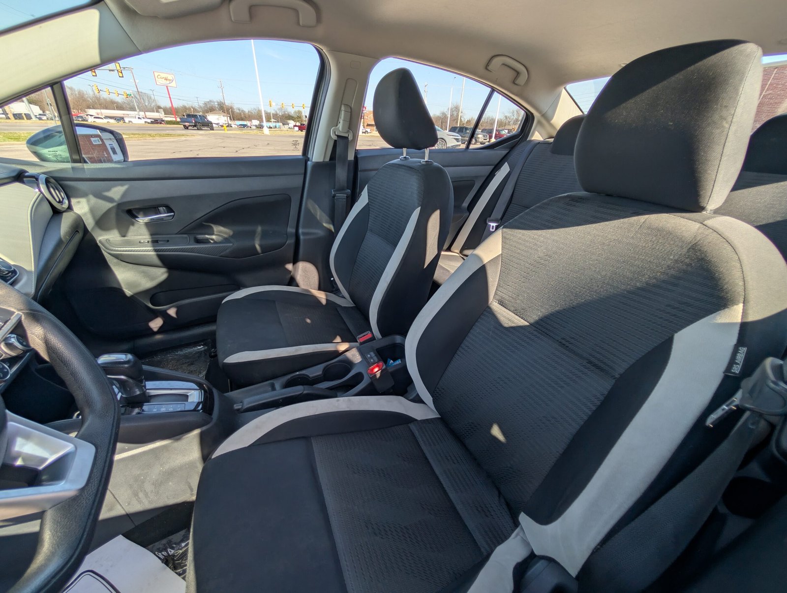 
								Nissan Versa 2021 full									