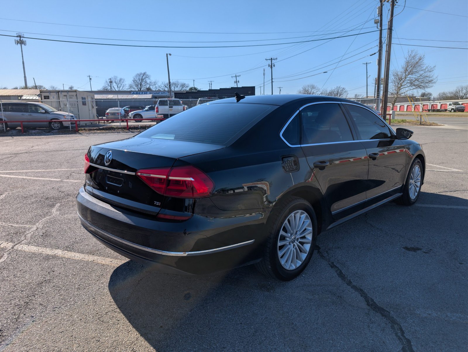 
								Volkswagen Passat 2016 full									