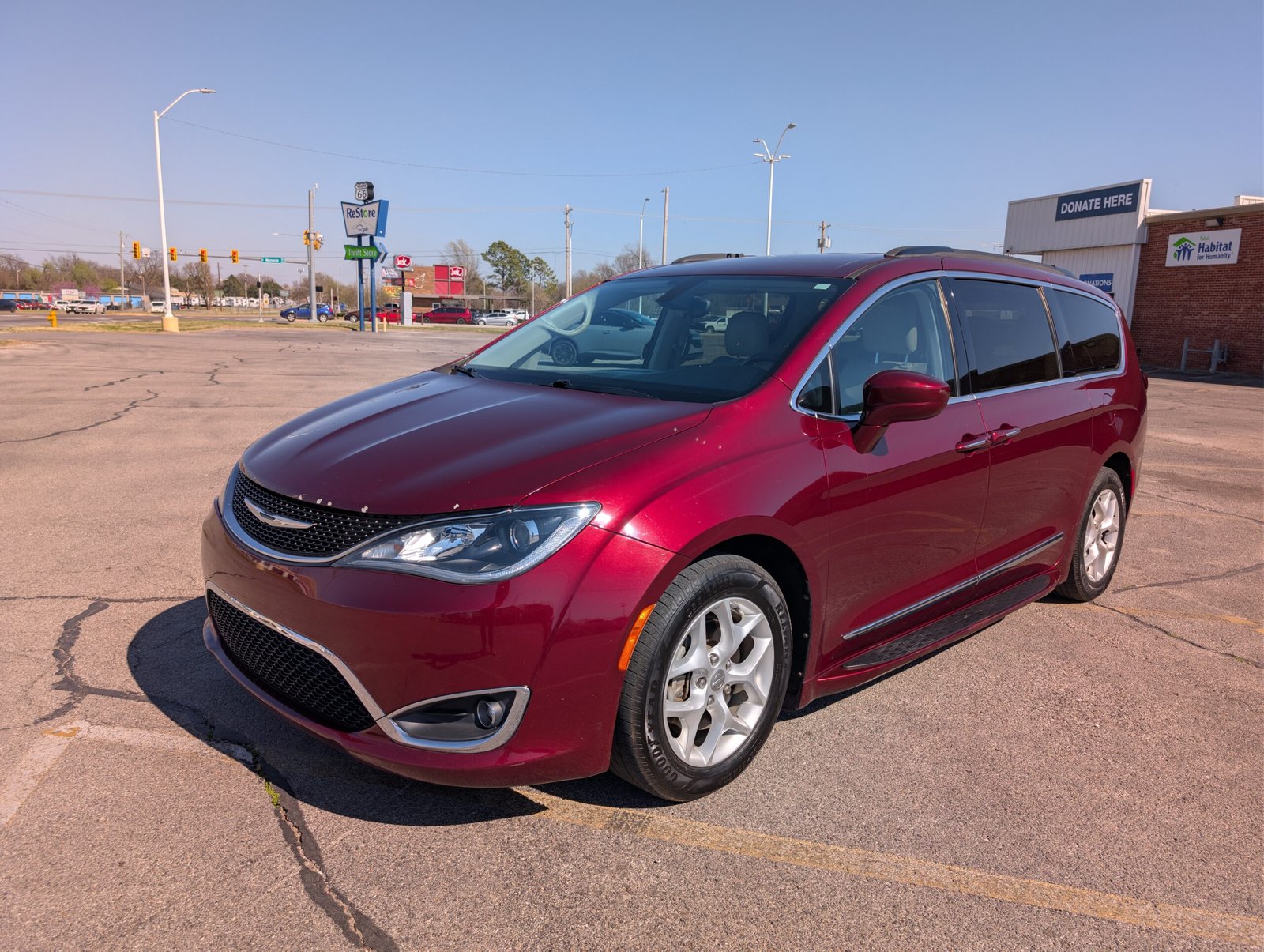 
								Chrysler Pacifica 2017 full									