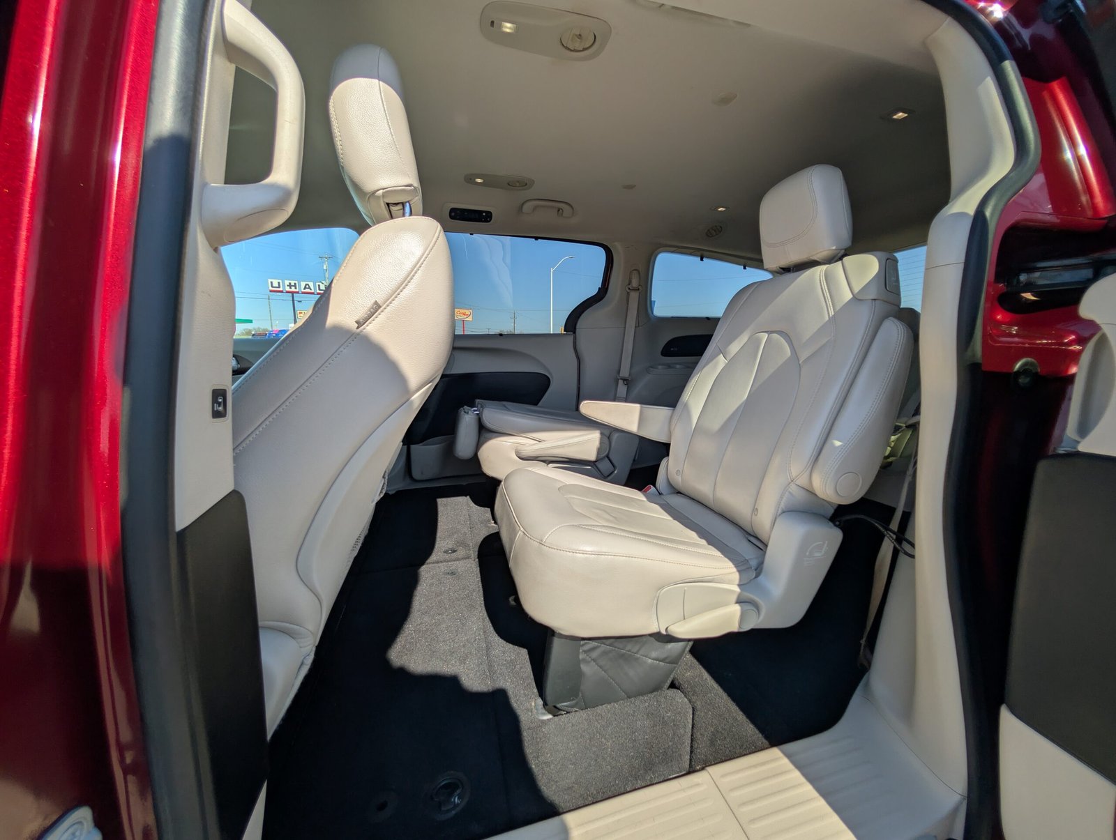 
								Chrysler Pacifica 2017 full									