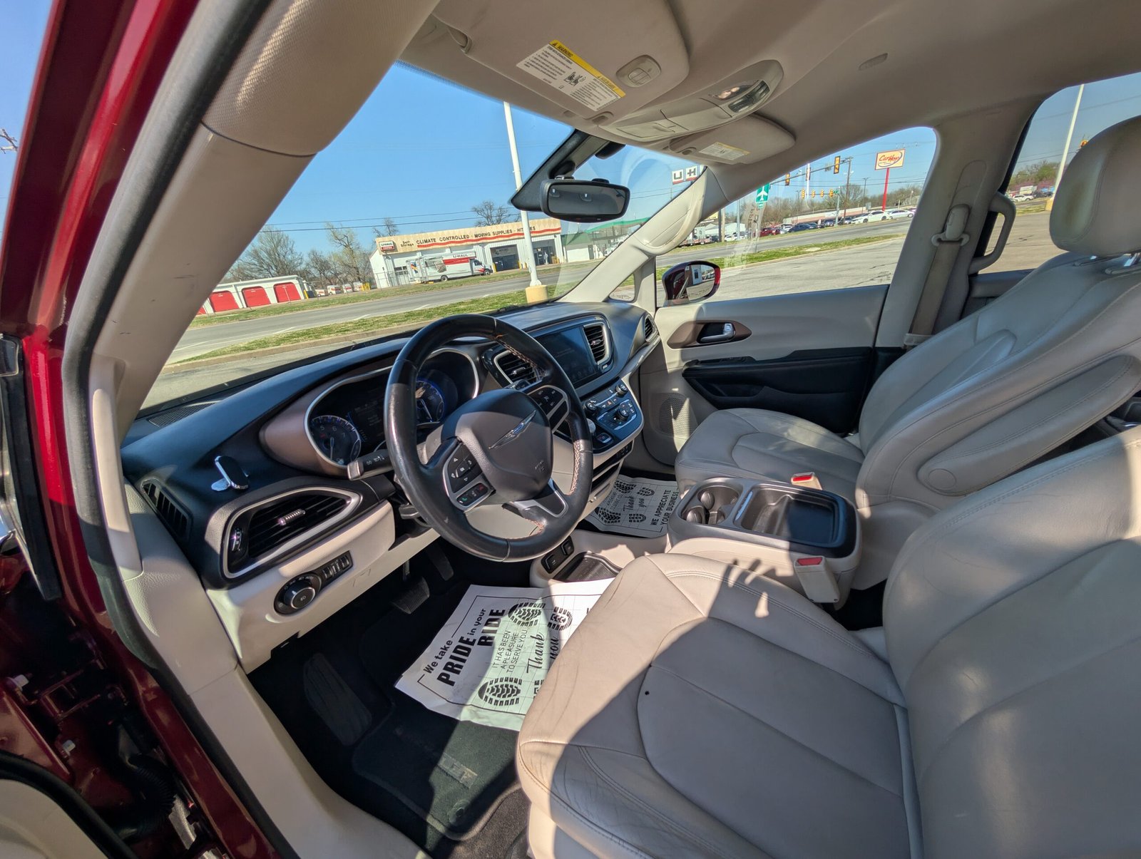 
								Chrysler Pacifica 2017 full									