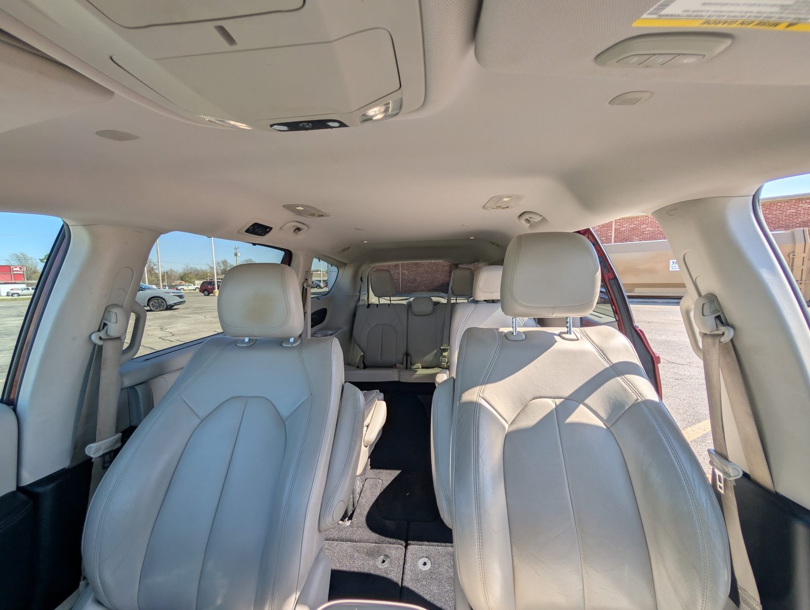 
								Chrysler Pacifica 2017 full									