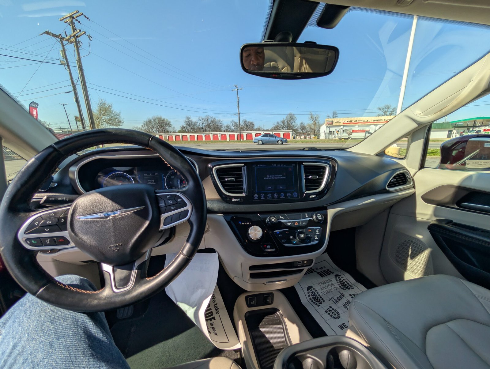 
								Chrysler Pacifica 2017 full									