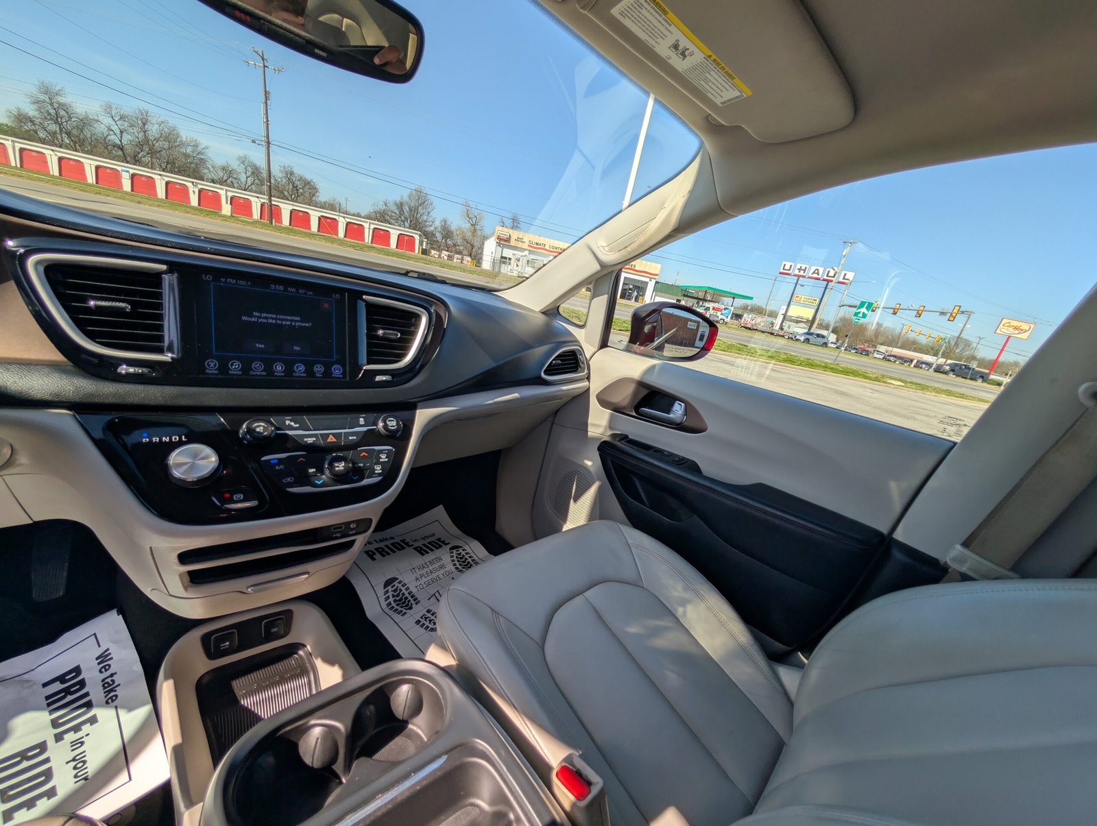 
								Chrysler Pacifica 2017 full									