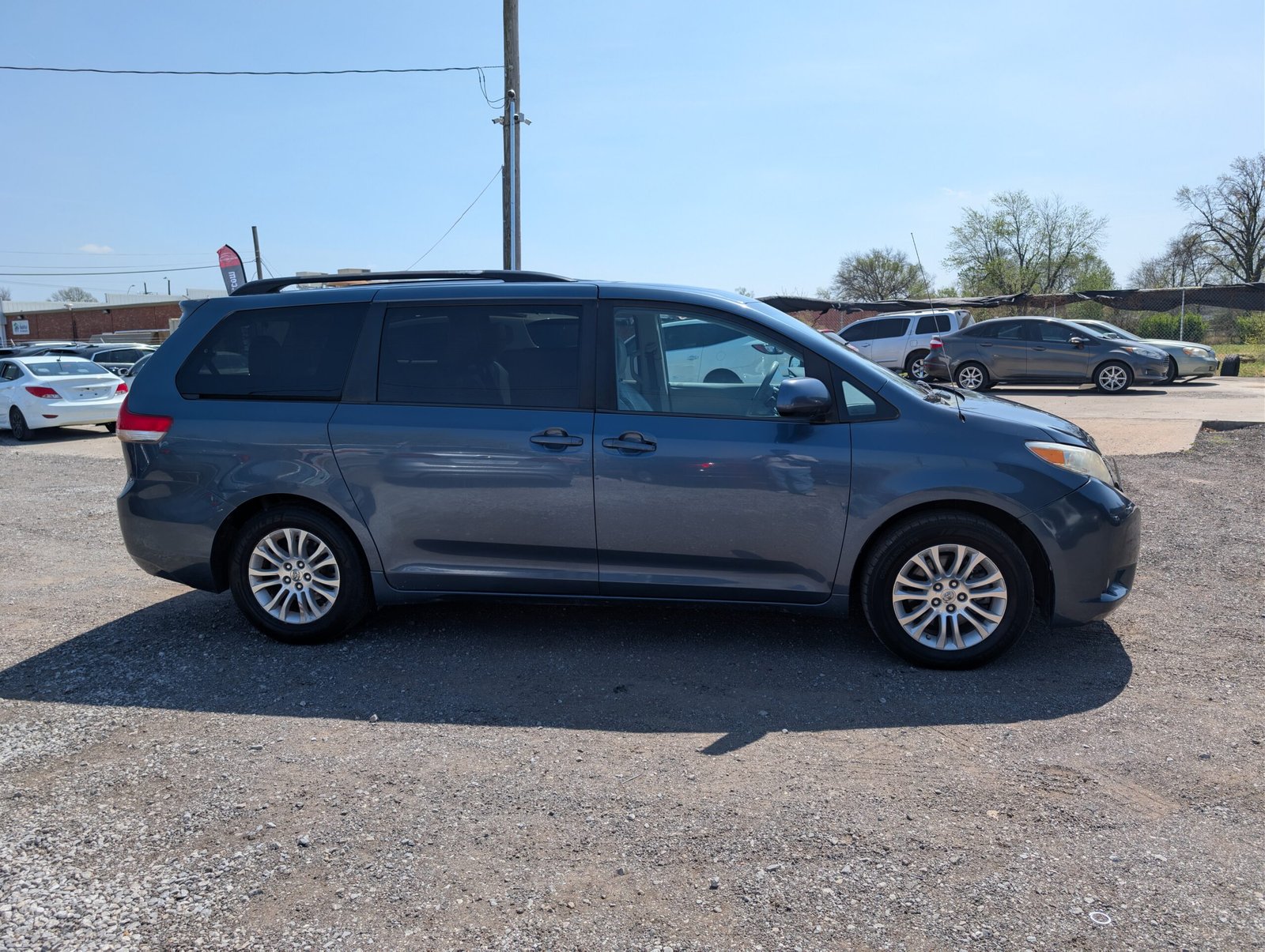 
								Toyota Sienna 2014 full									
