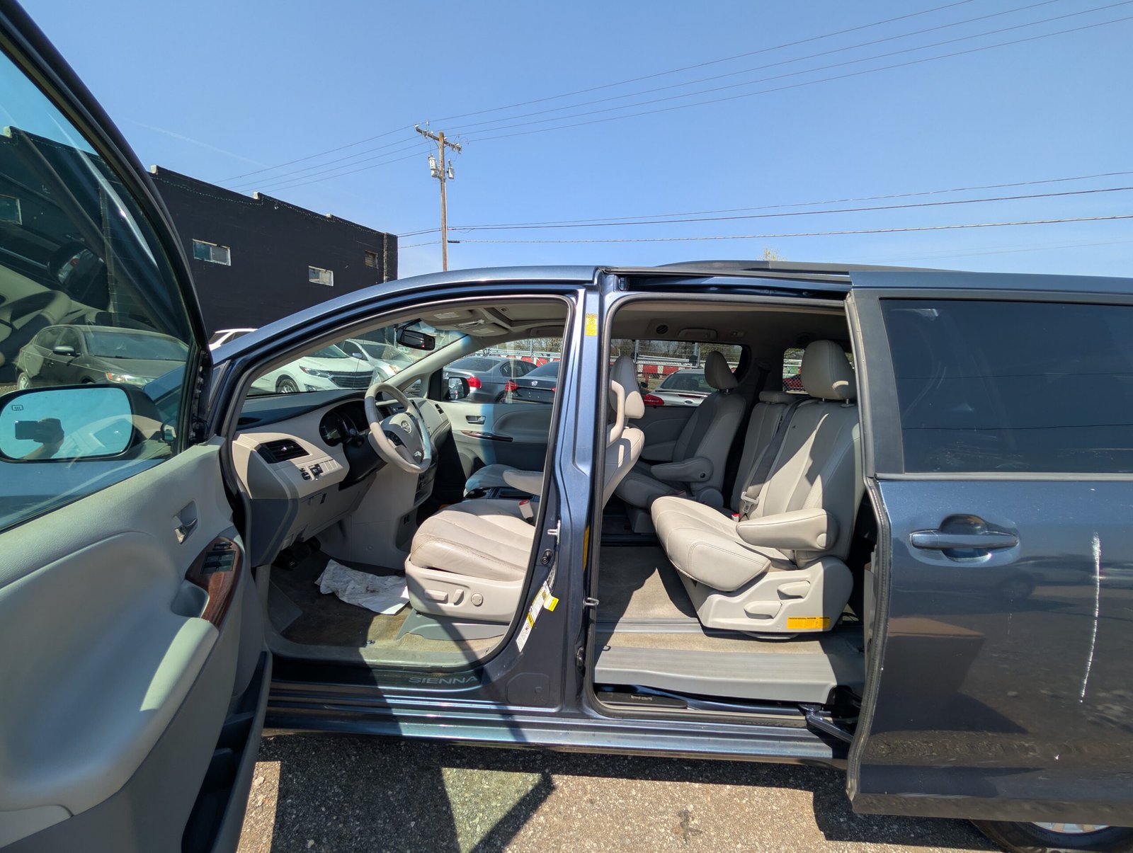 
								Toyota Sienna 2014 full									