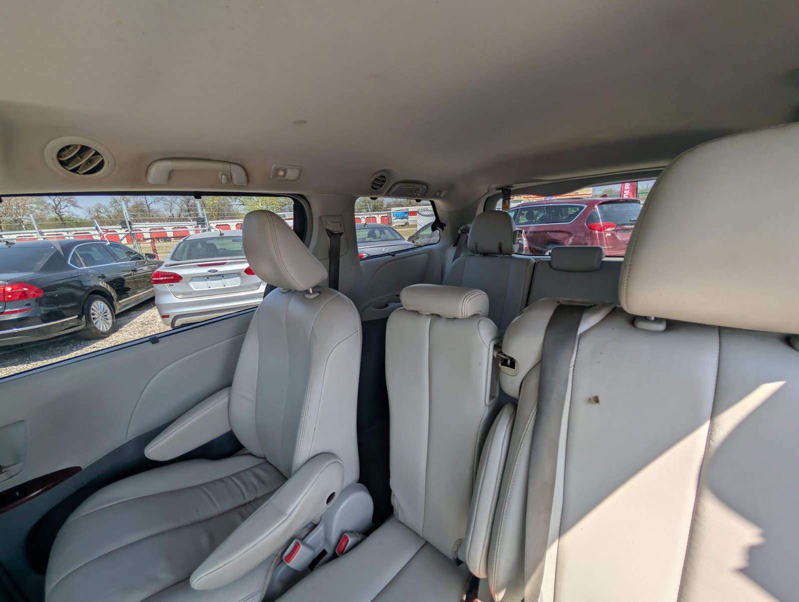 
								Toyota Sienna 2014 full									