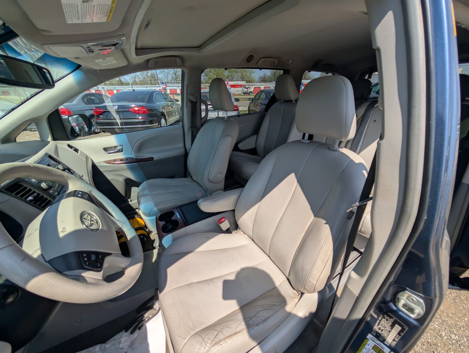 
								Toyota Sienna 2014 full									