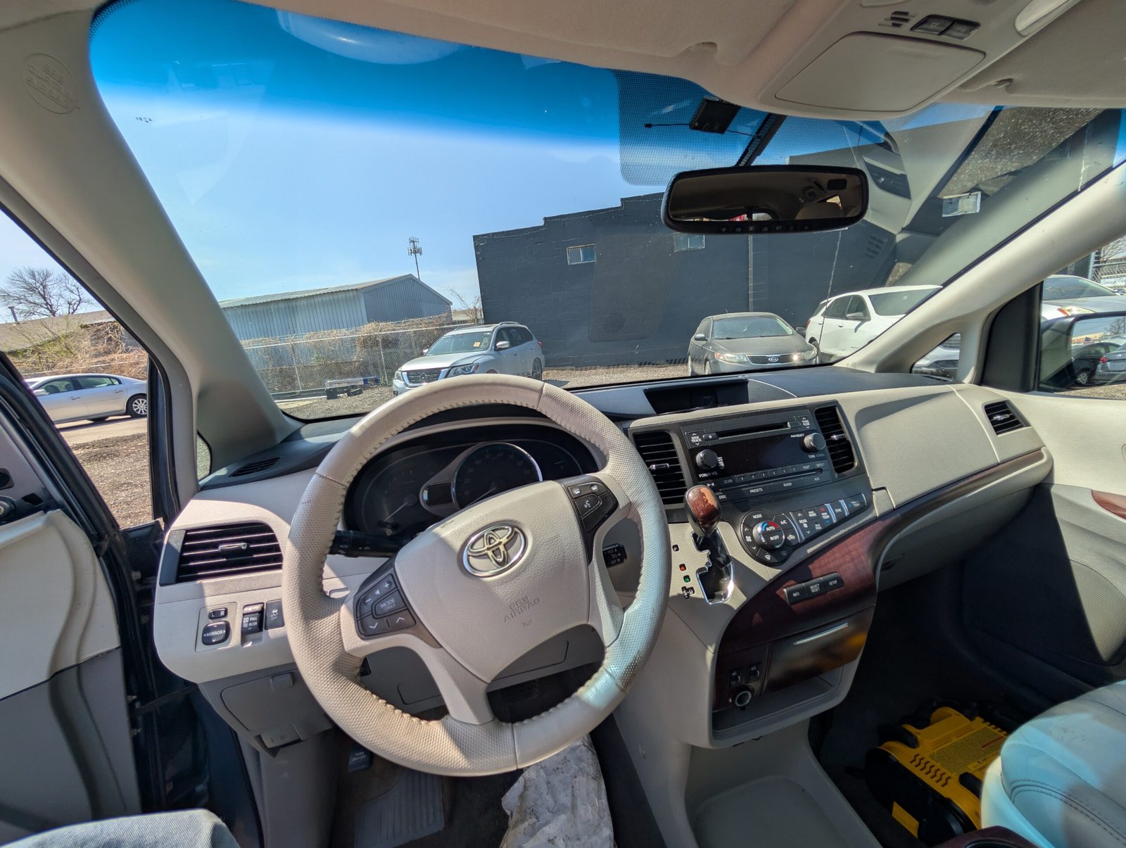 
								Toyota Sienna 2014 full									