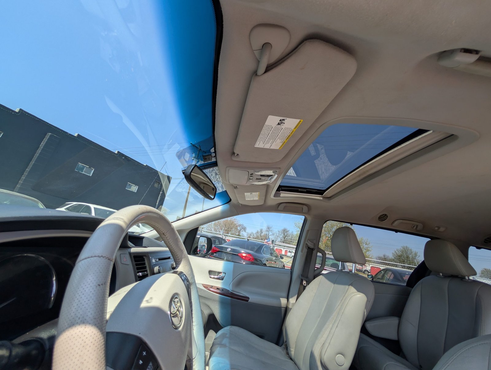 
								Toyota Sienna 2014 full									