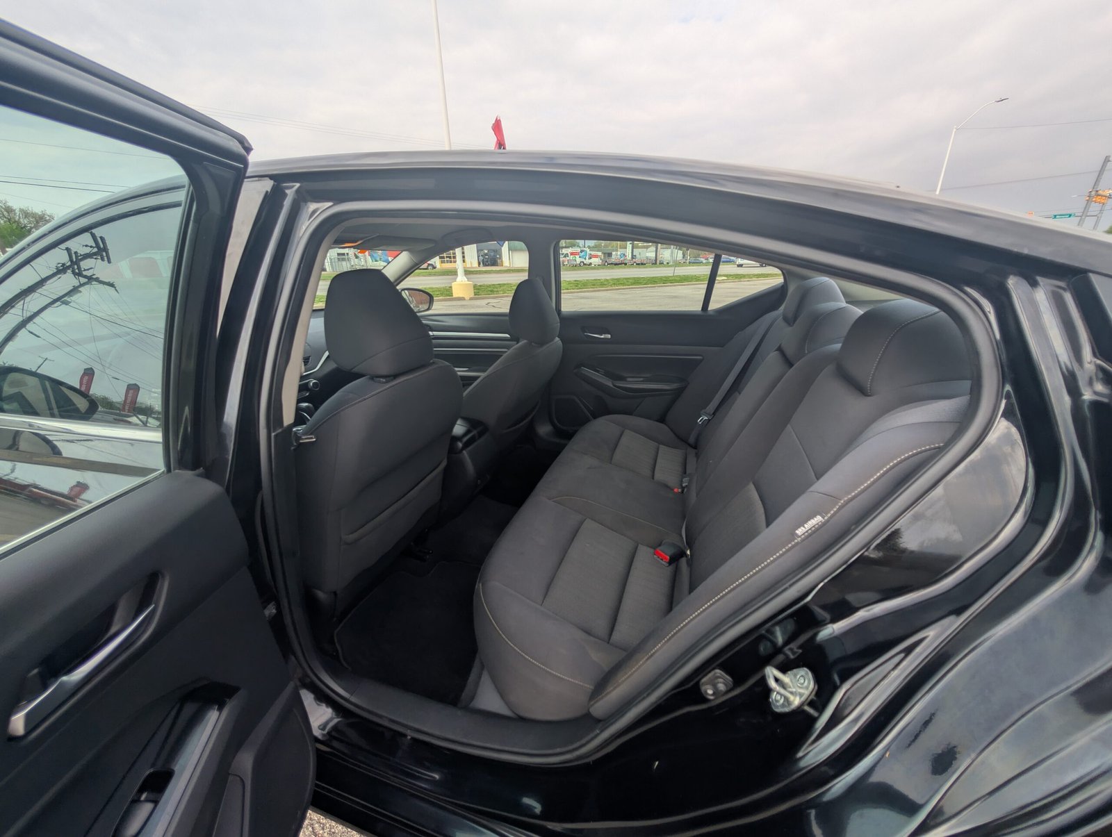 
								Nissan Altima 2021 full									