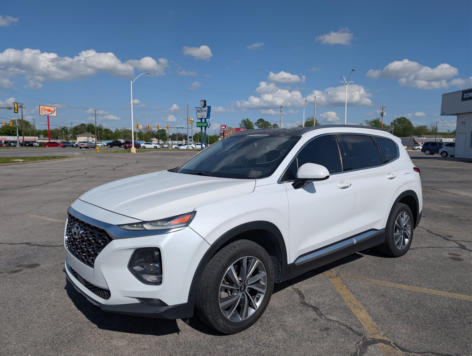 
								Hyundai Santa Fe 2019 full									