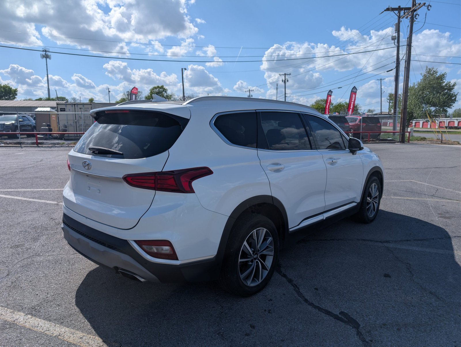 
								Hyundai Santa Fe 2019 full									