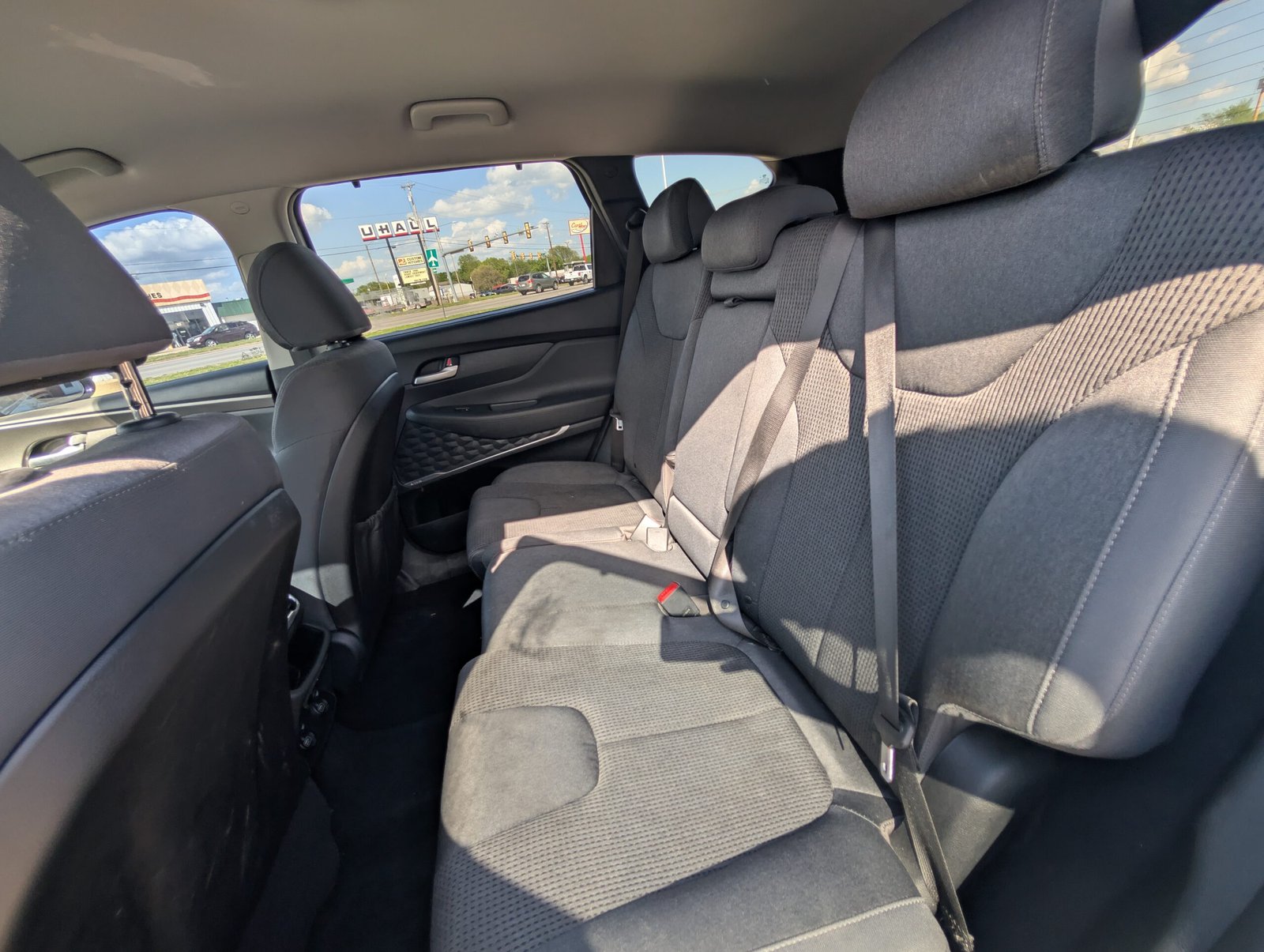 
								Hyundai Santa Fe 2019 full									