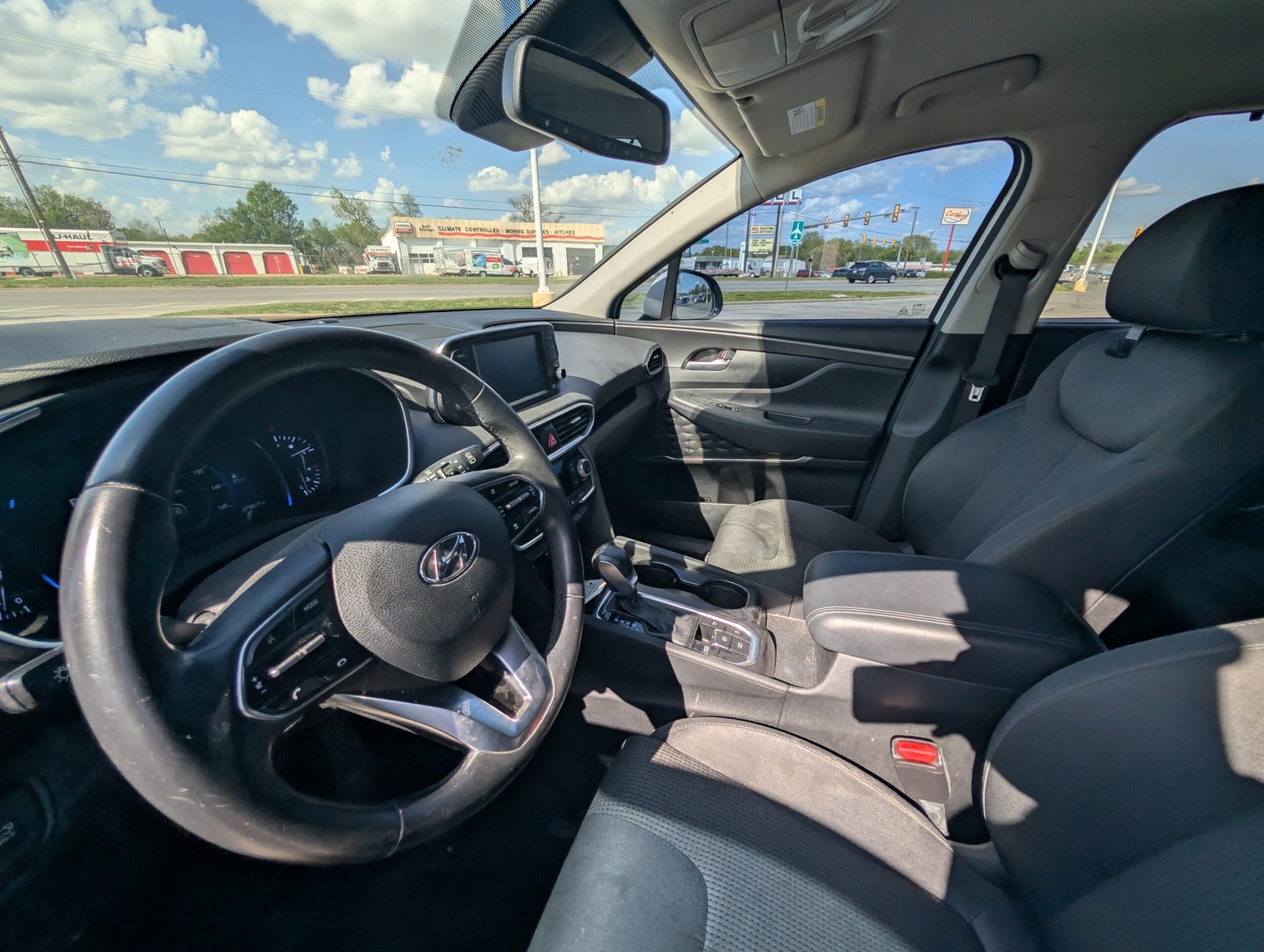 
								Hyundai Santa Fe 2019 full									