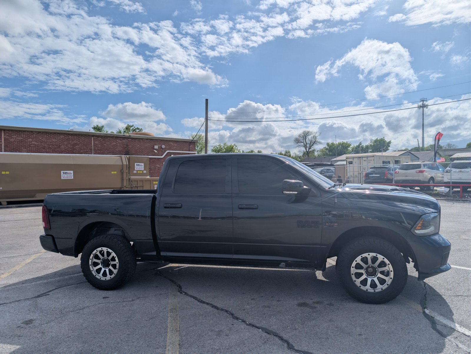 
								Ram 1500 V8 5.7 Liter Hemi full									