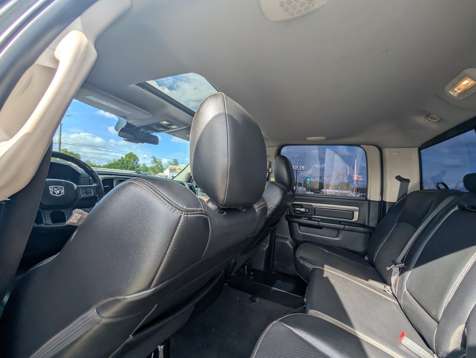 
								Ram 1500 V8 5.7 Liter Hemi full									