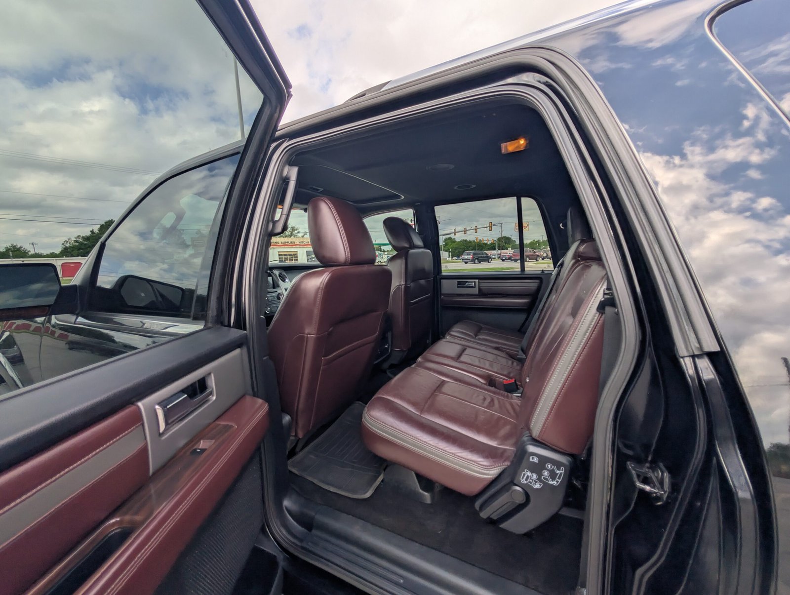 
								Ford Expedition 2017 full									