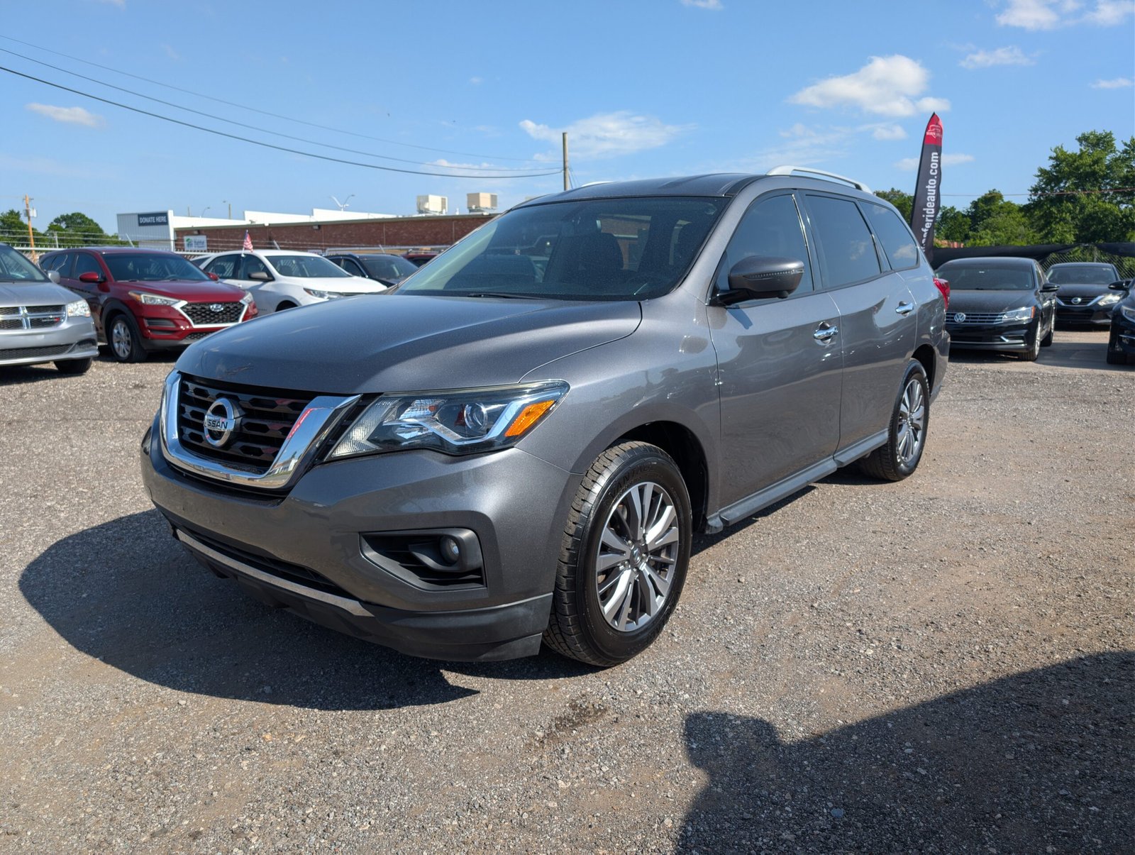 
								Nissan Pathfinder 2019 full									