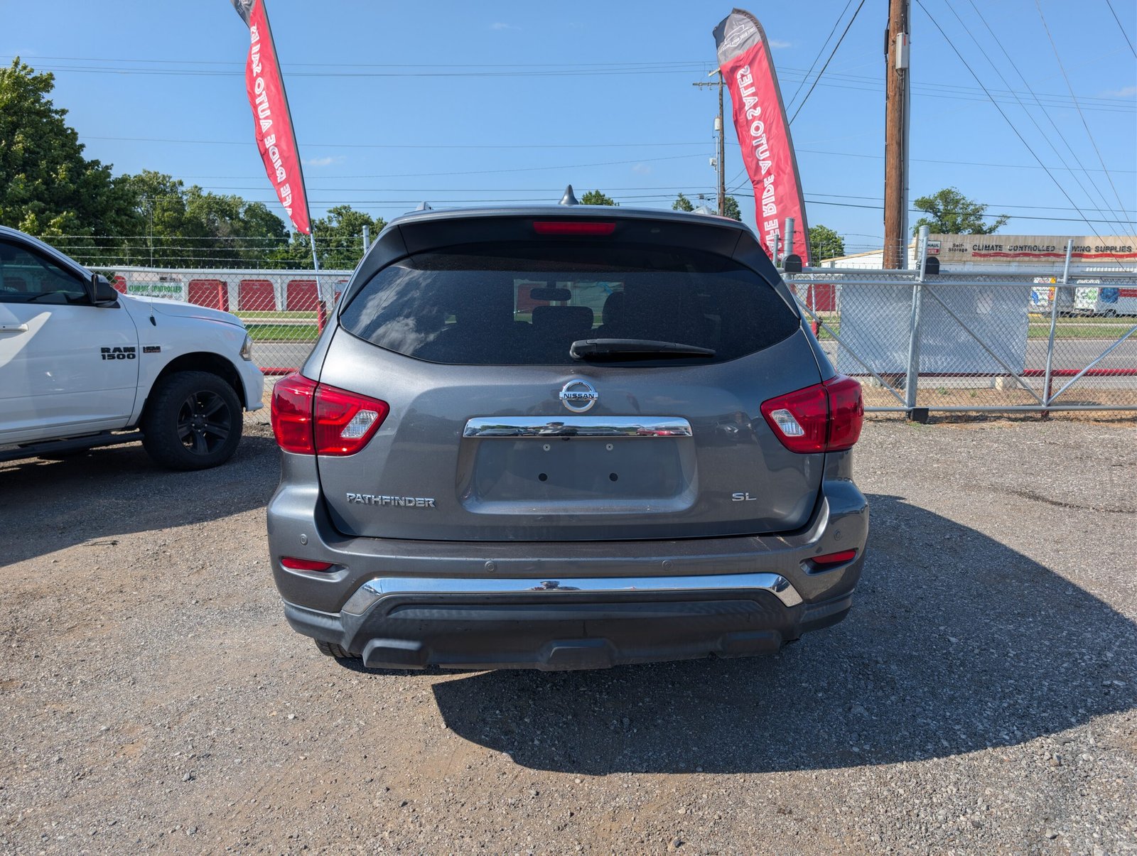 
								Nissan Pathfinder 2019 full									