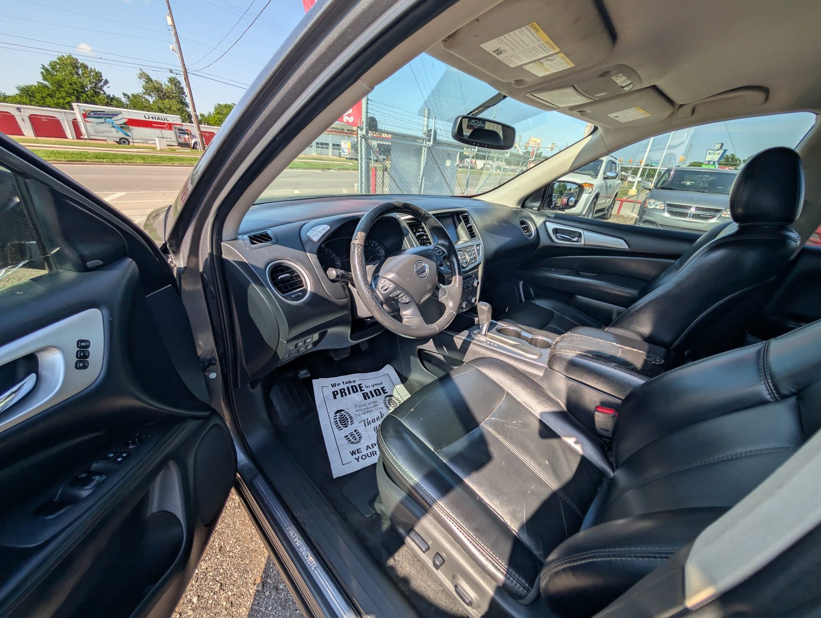 
								Nissan Pathfinder 2019 full									