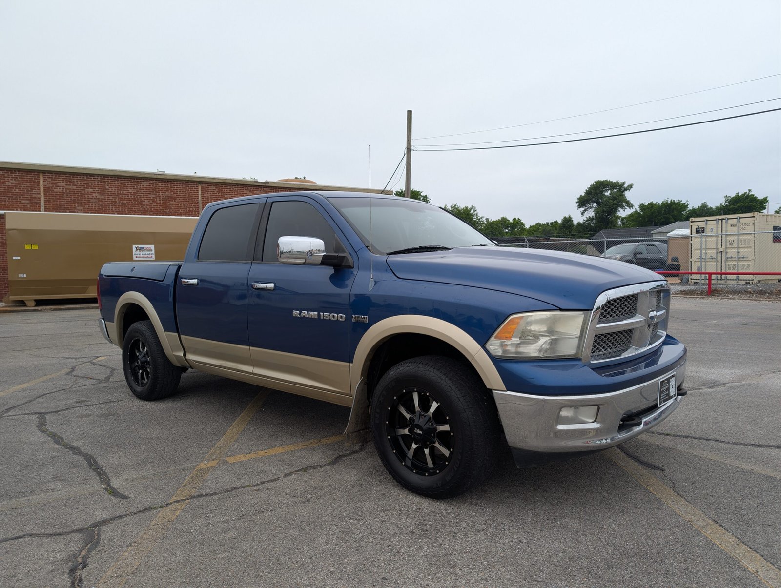 
								Ram 1500 V8 Hemi 2011 full									