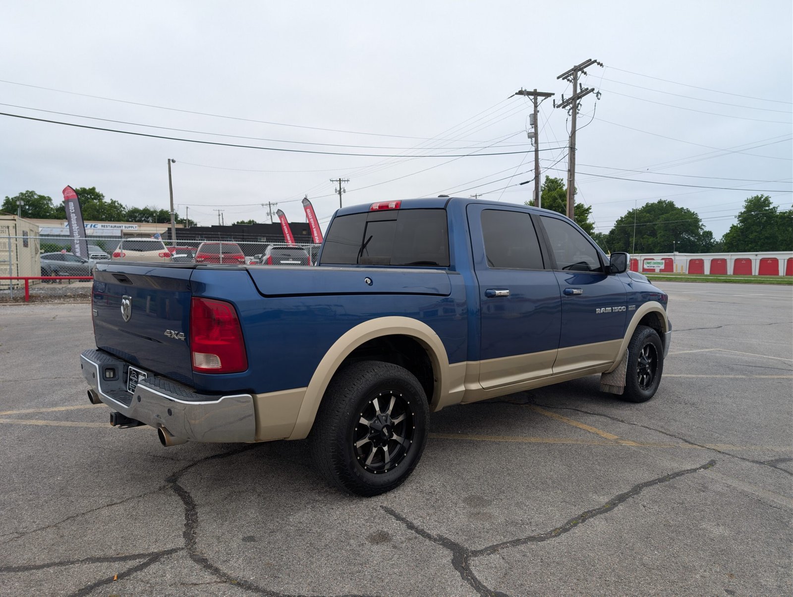 
								Ram 1500 V8 Hemi 2011 full									