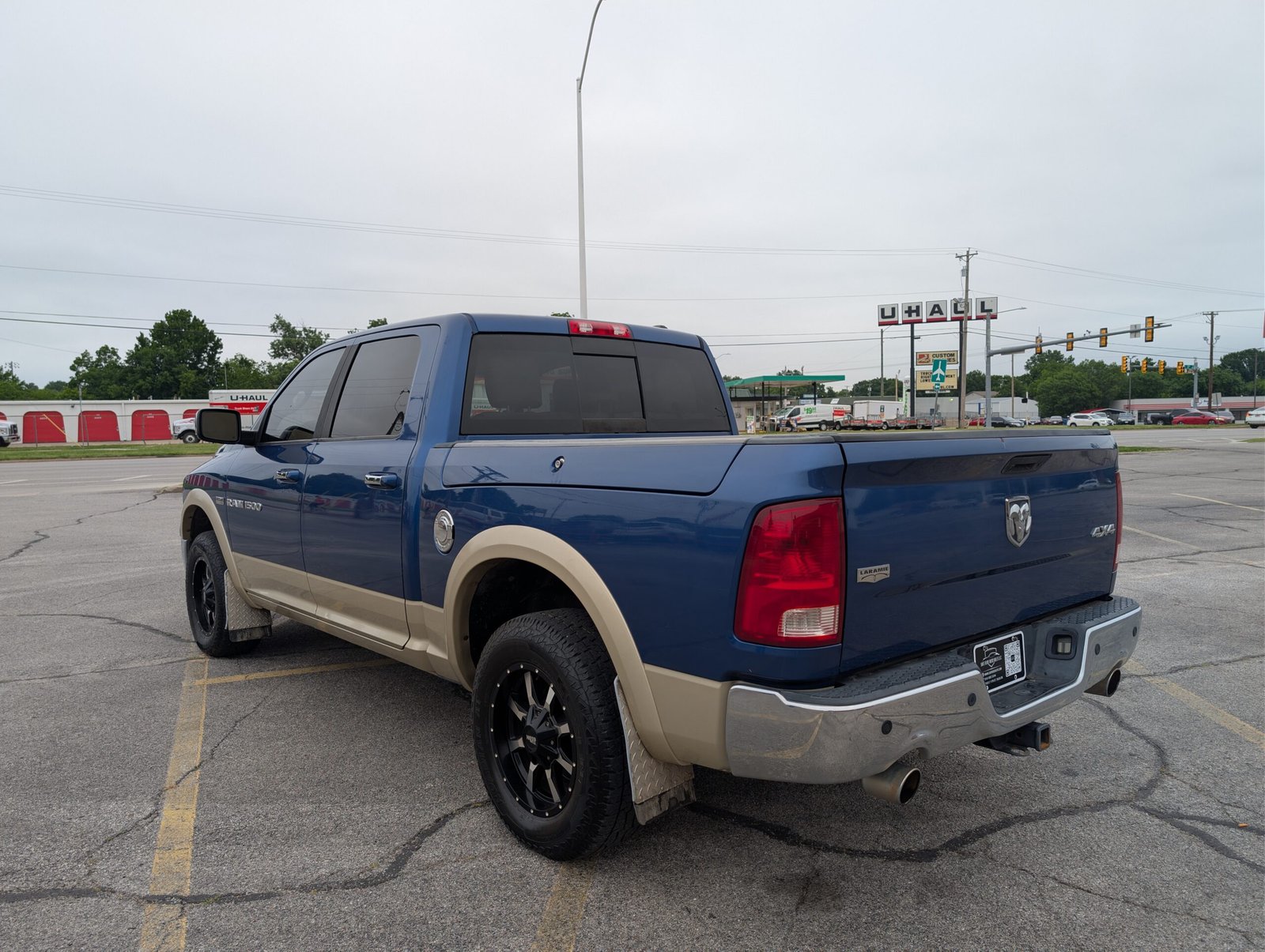 
								Ram 1500 V8 Hemi 2011 full									
