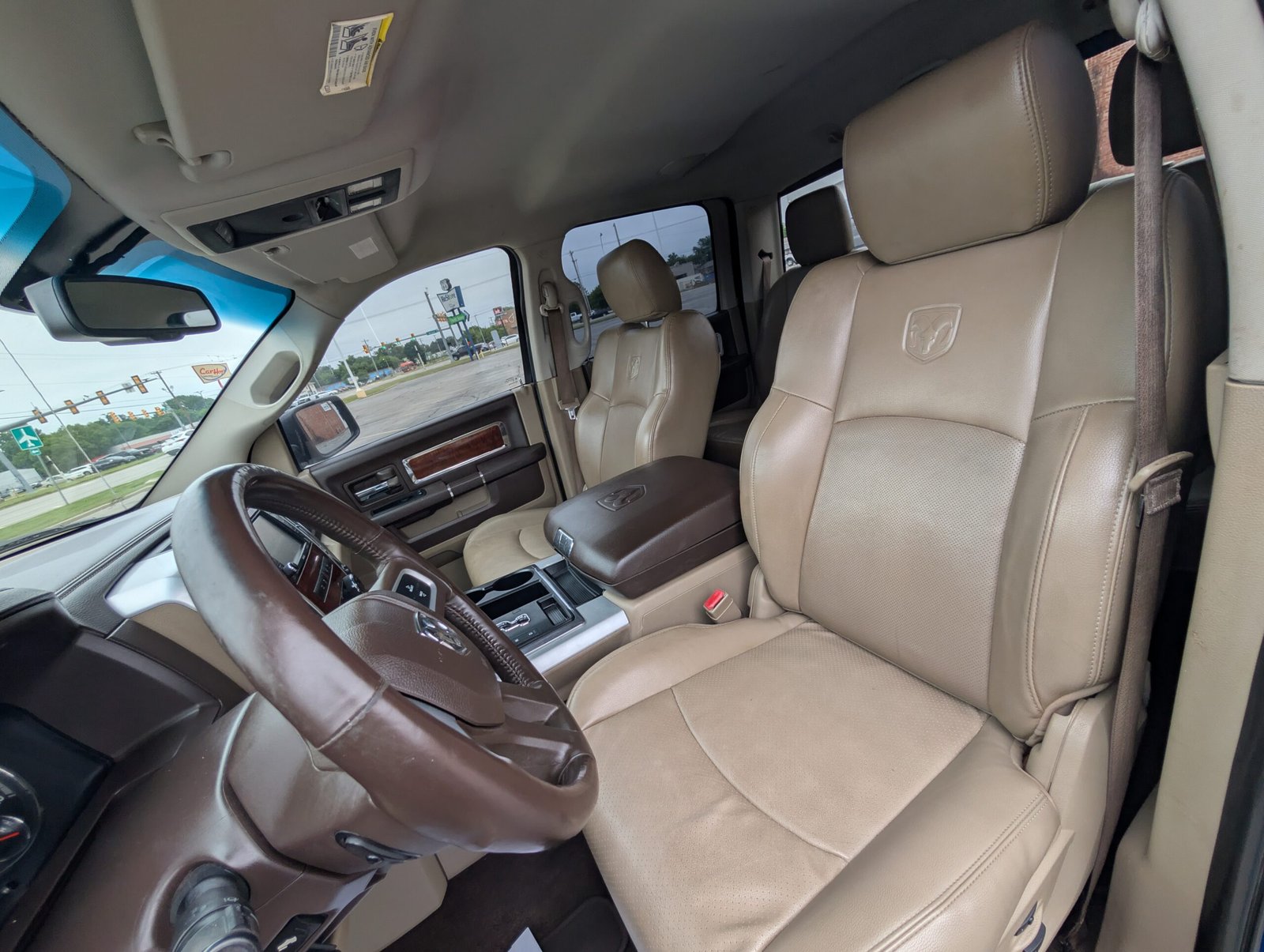
								Ram 1500 V8 Hemi 2011 full									