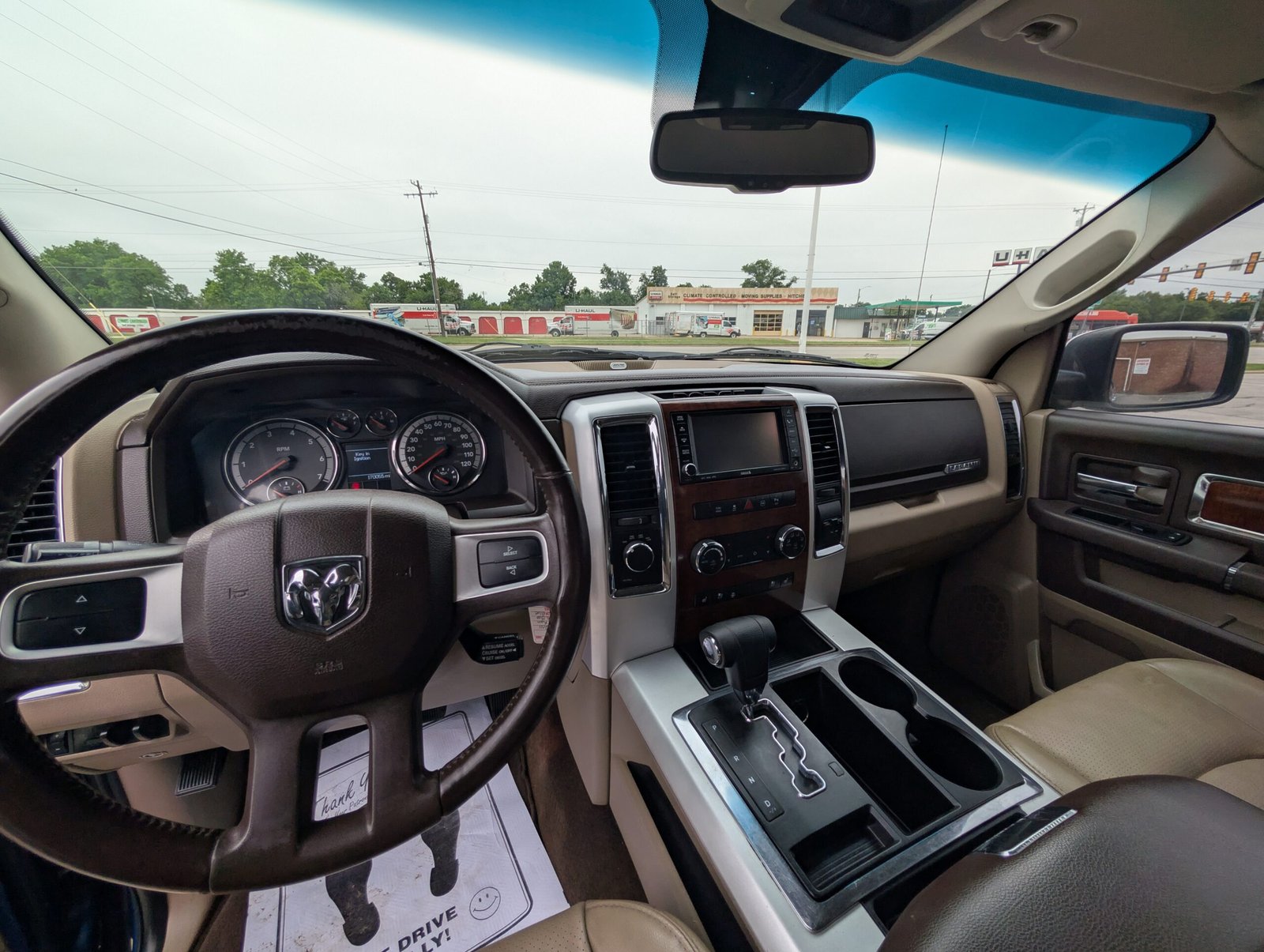 
								Ram 1500 V8 Hemi 2011 full									